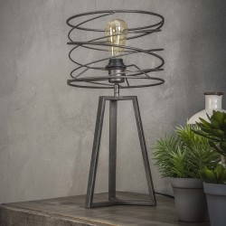Lampe de table un abat-jour cylindrique en bandes de métal assemblées en spirale de style industriel